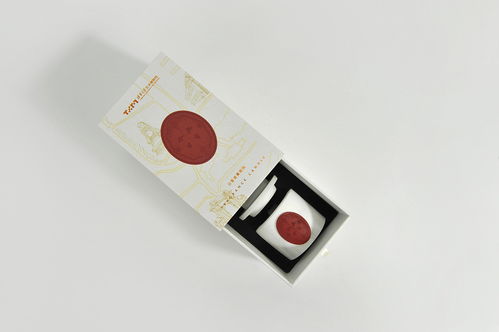 时光之影 清华艺博日晷香薰蜡烛的文化意蕴与美学创作